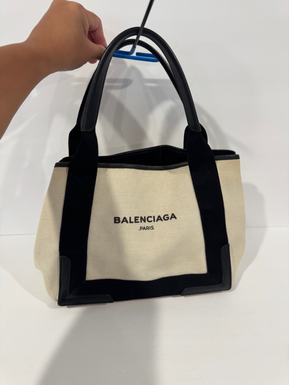Valencia’s Medium Cabas Tote bag